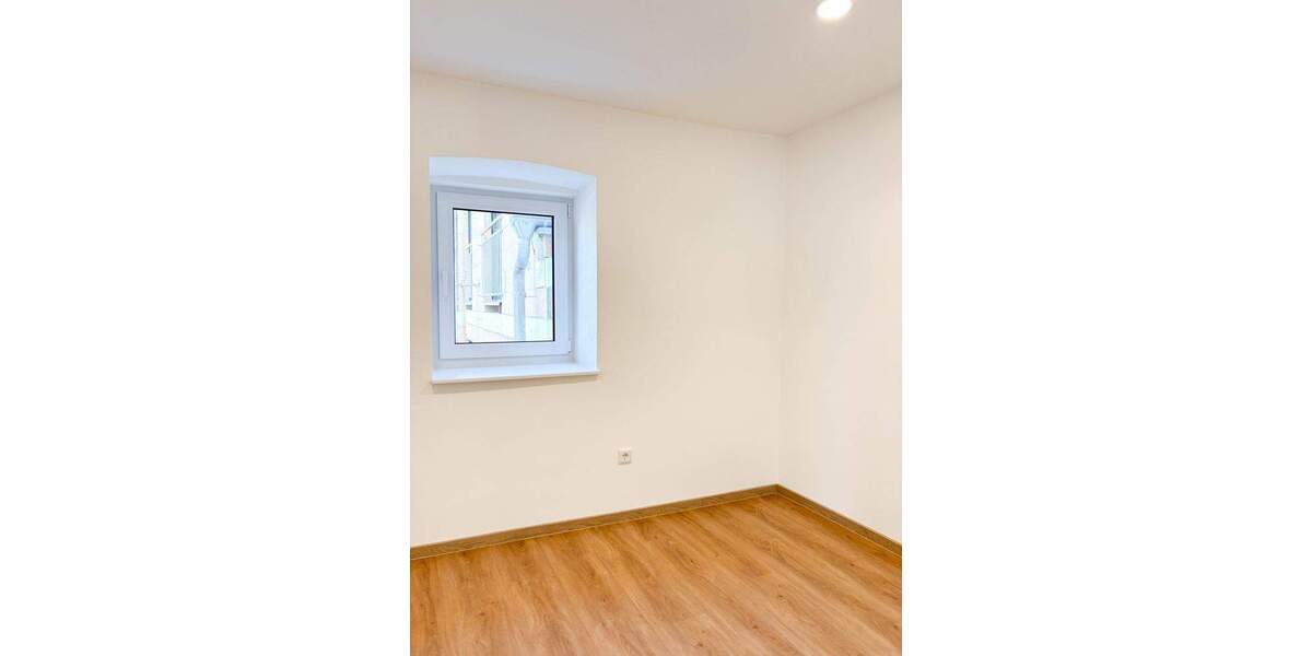Etagenwohnung Estenfeld - 3 Zimmer, 112 m&sup2;, 1.345&euro; | Angebot:25469653