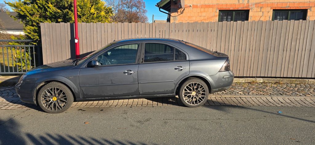 Ford Mondeo 180.510 km 1.700 &euro; Thum 09419