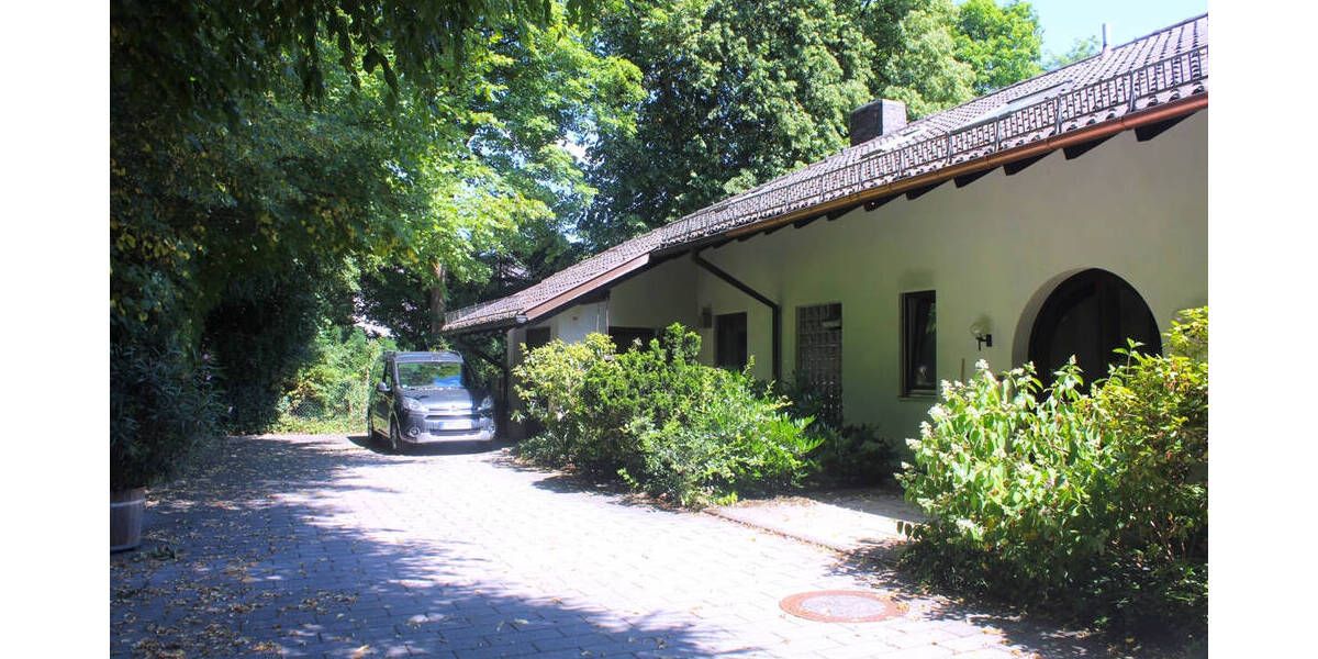 Doppelhaushälfte Grünwald - 7 Zimmer, 200 m&sup2;, 2.690.000&euro; | Angebot:25837357