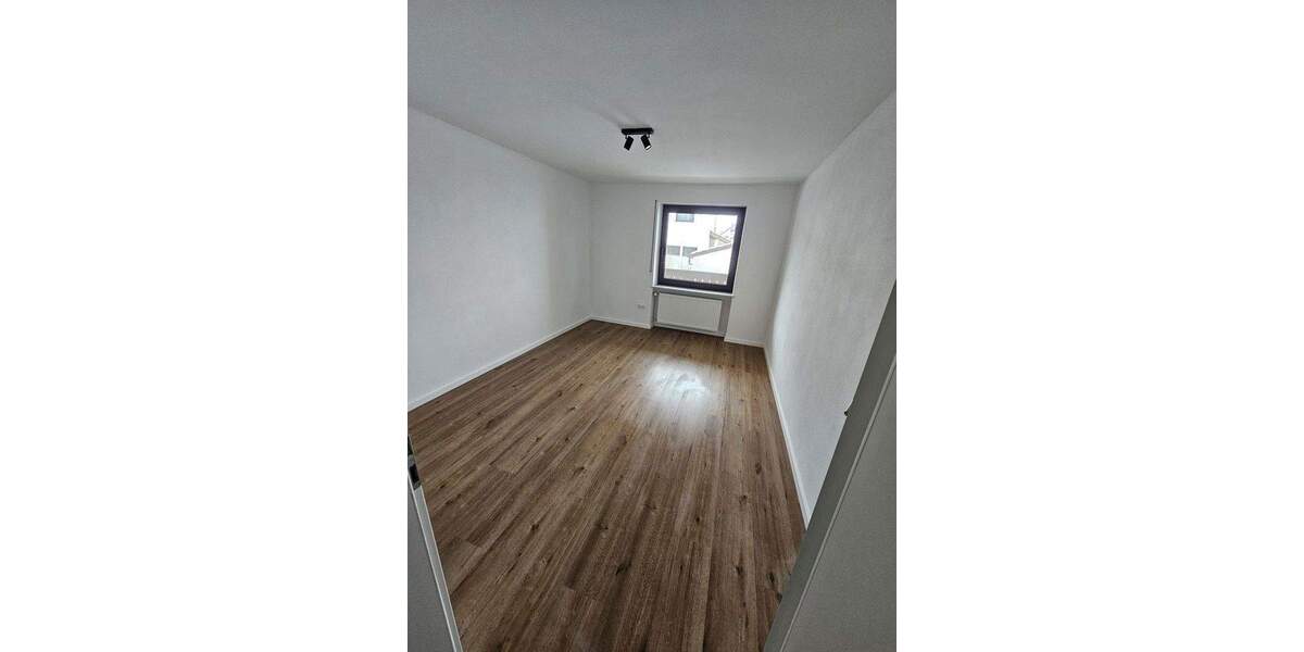 Etagenwohnung Cham Chammünster - 4 Zimmer, 110 m&sup2;, 260.000&euro; | Angebot:25732262