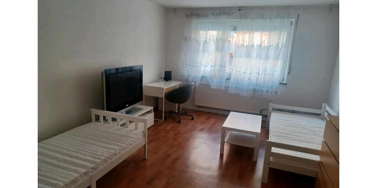 helle, große und möbilierte WG Zimmer 1 zimmer