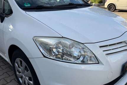Toyota Auris 147.200 km 4.400 &euro; Dortmund 44379