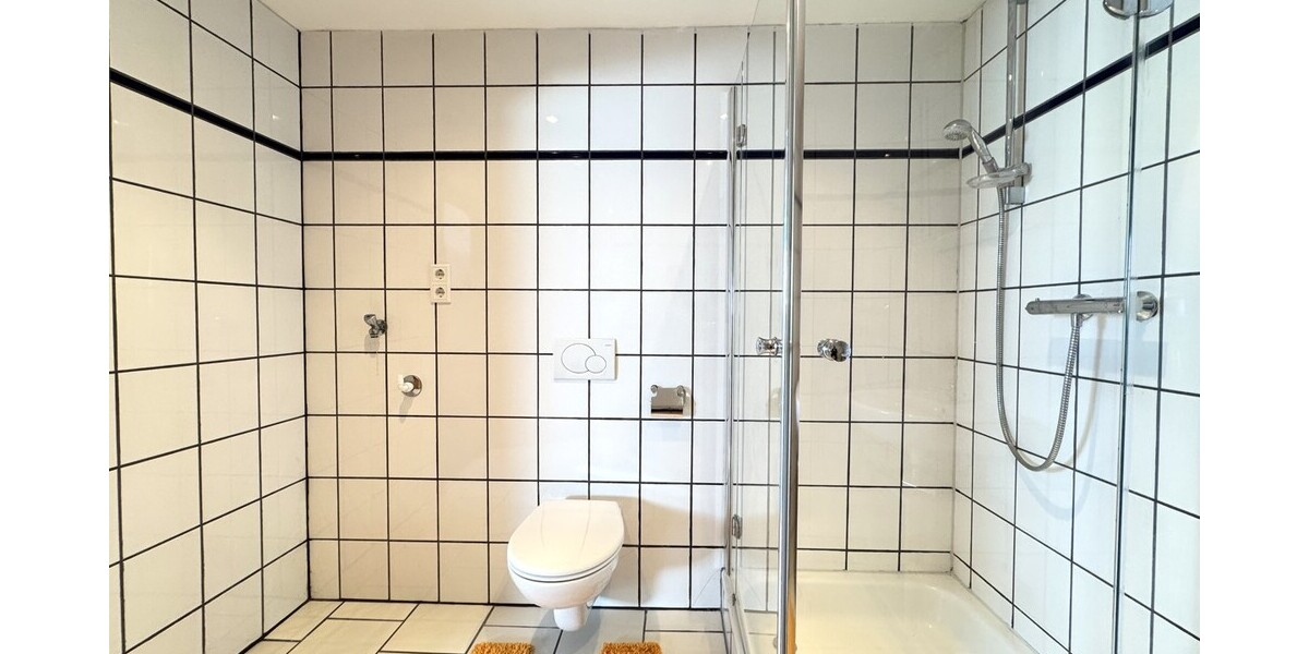 Helle 2-Zimmer-Wohnung im Dachgeschoss eines gepflegten Dreifamilienhauses! 2 zimmer