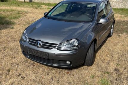 VW Golf 148.500 km 3.499 € Zens 39221