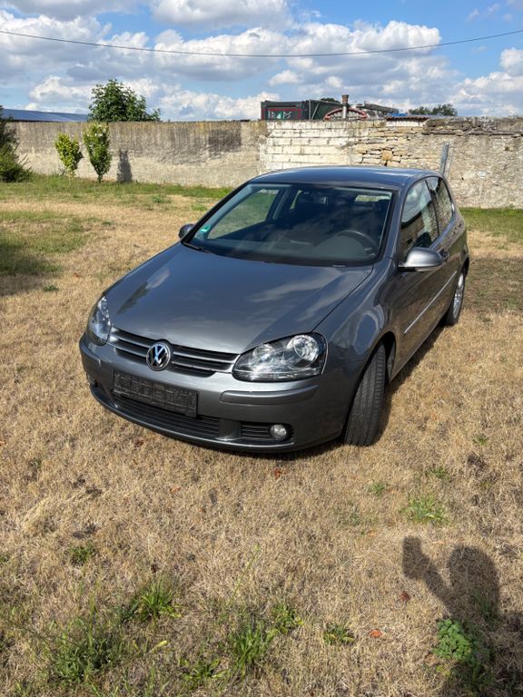 VW Golf 148.500 km 3.499 € Zens 39221