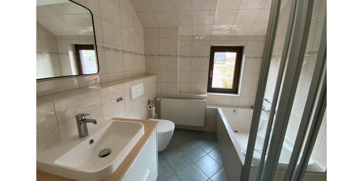 Dachgeschoßwohnung Zella-Mehlis Mehlis - 3 Zimmer, 75 m&sup2;, 550&euro; | Angebot:26041702