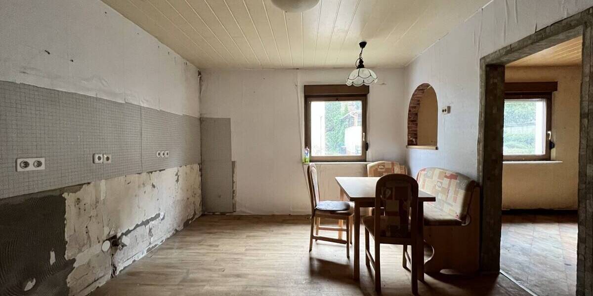 Mehrfamilienhaus, Wohnhaus Blieskastel / Niederwürzbach Niederwürzbach - 5 Zimmer, 100 m&sup2;, 69.000&euro; | Angebot:25984400