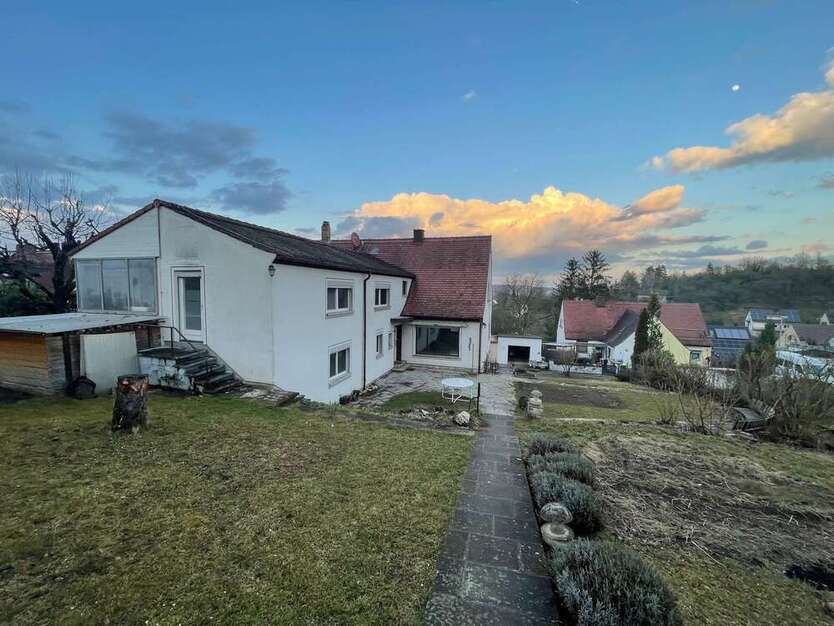 Haus zum Kaufen in Ochsenfurt 350.000 € 149 m²