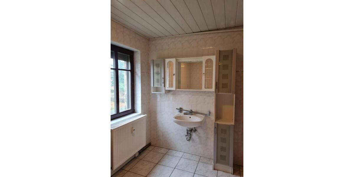 Etagenwohnung Löbau - 3 Zimmer, 75 m&sup2;, 400&euro; | Angebot:26720101