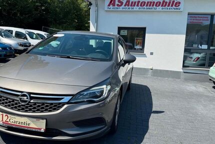 Opel Astra 118.000 km 8.749 &euro; Gummersbach (Zwischen Toom Markt und ATU) 51645