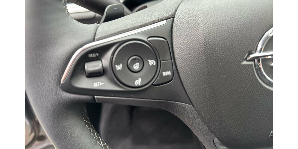 Opel Grandland Ultimate *ACC/Navi/19Zoll Alu/LED/el.Hec 35.065 km 24.790 &euro; Bamberg 96052