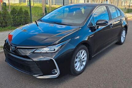 Toyota Corolla 68.000 km 21.300 &euro; Berlin 12487