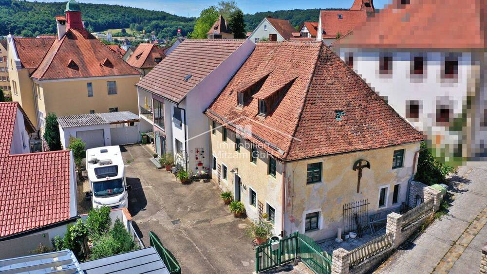 Mehrfamilienhaus, Wohnhaus Greding - 7 Zimmer, 229 m&sup2;, 300.000&euro; | Angebot:26487598