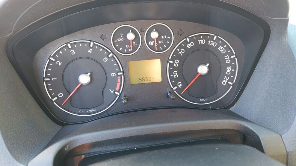 Ford Fiesta 197.000 km 1.700 € Künzell 36093