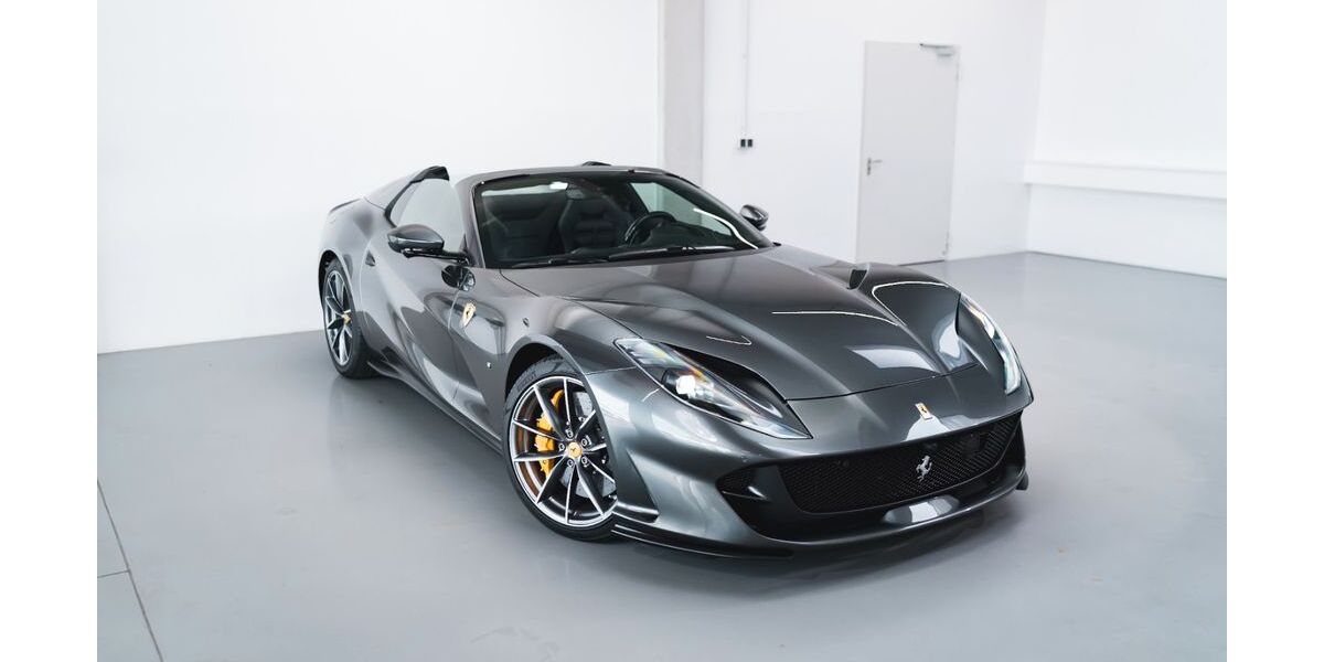 Ferrari 812 4.800 km 449.000 € Nürnberg 90408