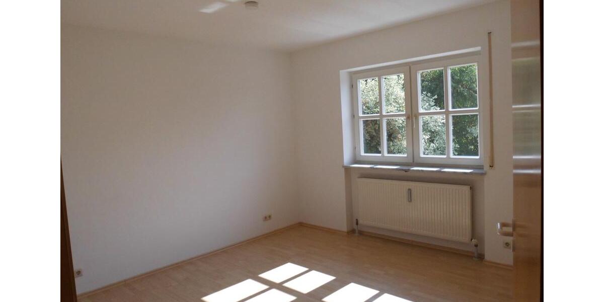 Großzügige und helle 3 - Zimmerwohnung in Pattenham zimmer