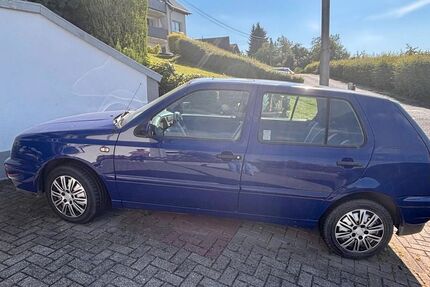 VW Golf 100.302 km 2.500 &euro; Molsberg 56414