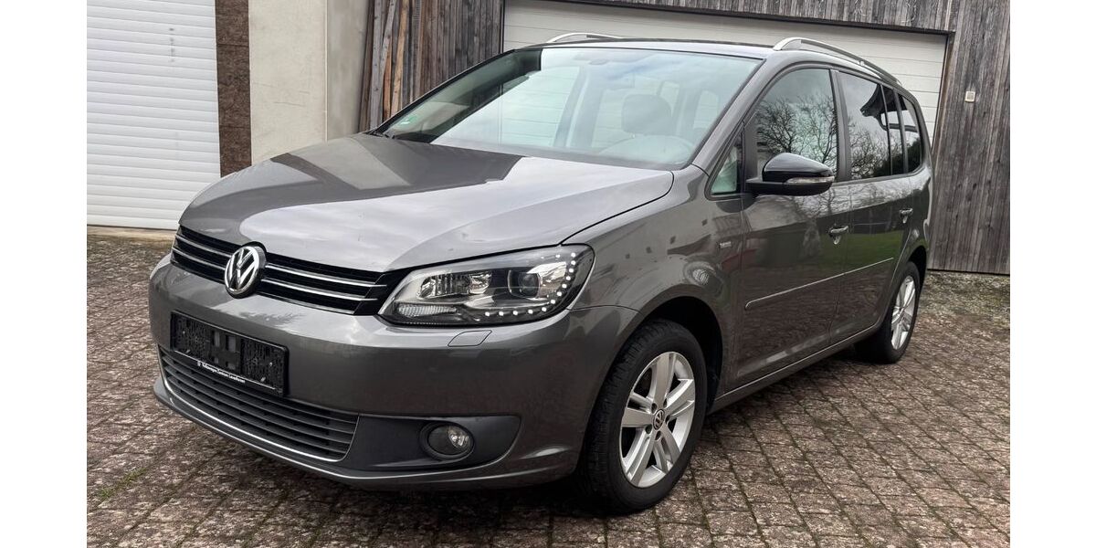 VW Touran 184.517 km 9.690 &euro; Fließem 54636