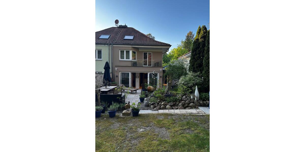 Doppelhaushälfte Wandlitz - 6 Zimmer, 300 m&sup2;, 2.000&euro; | Angebot:25720243