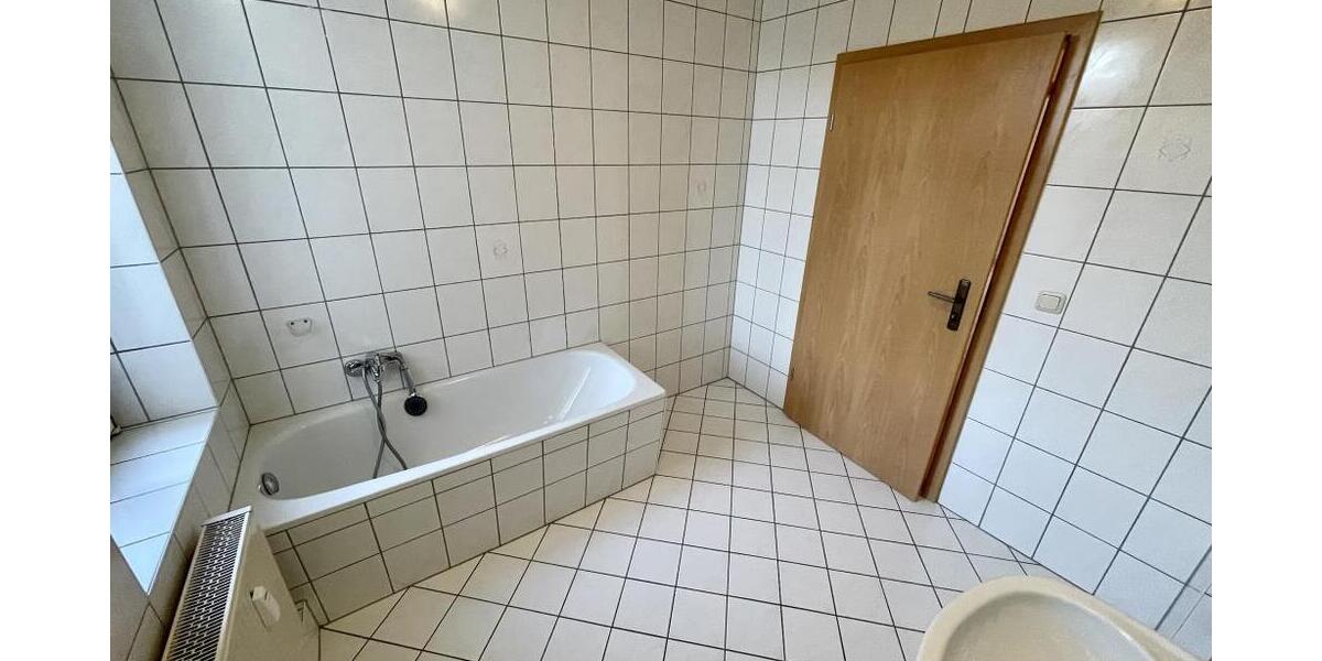 Große 1 Raum-Wohnung mit neuer Einbauküche & Wanne in Gera-Zwötzen! - Etagenwohnung Gera Zwötzen | Angebot:27022916
