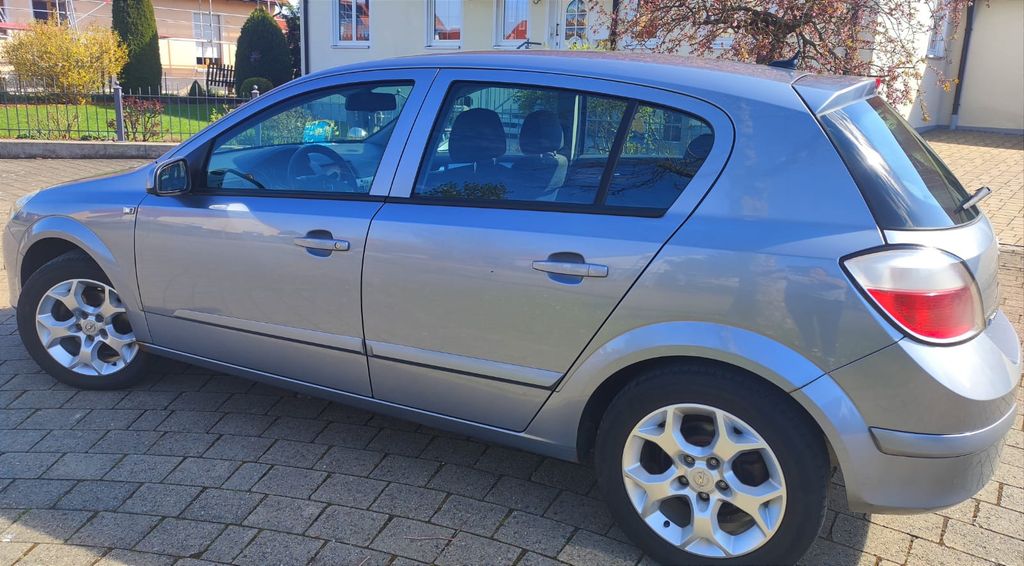 Opel Astra 184.000 km 2.500 &euro; Munningen 86754