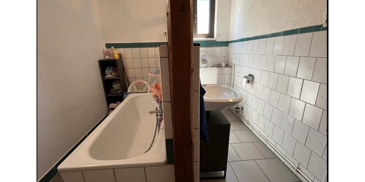 Etagenwohnung Bad Salzungen - 4 Zimmer, 105 m&sup2;, 927&euro; | Angebot:25982536