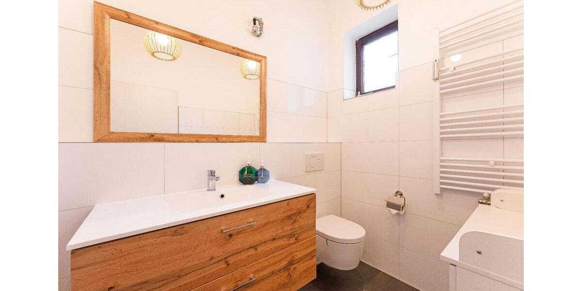 Großzügige Räume: Praxis, Büro, Laden oder für Tanz, Yoga, Sport zimmer