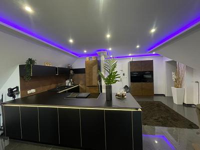 LUXURIÖS MÖBLIERTE WOHNUNG MIT WELLNESSBEREICH - Dachgeschoßwohnung Geesthacht | Angebot:26543796