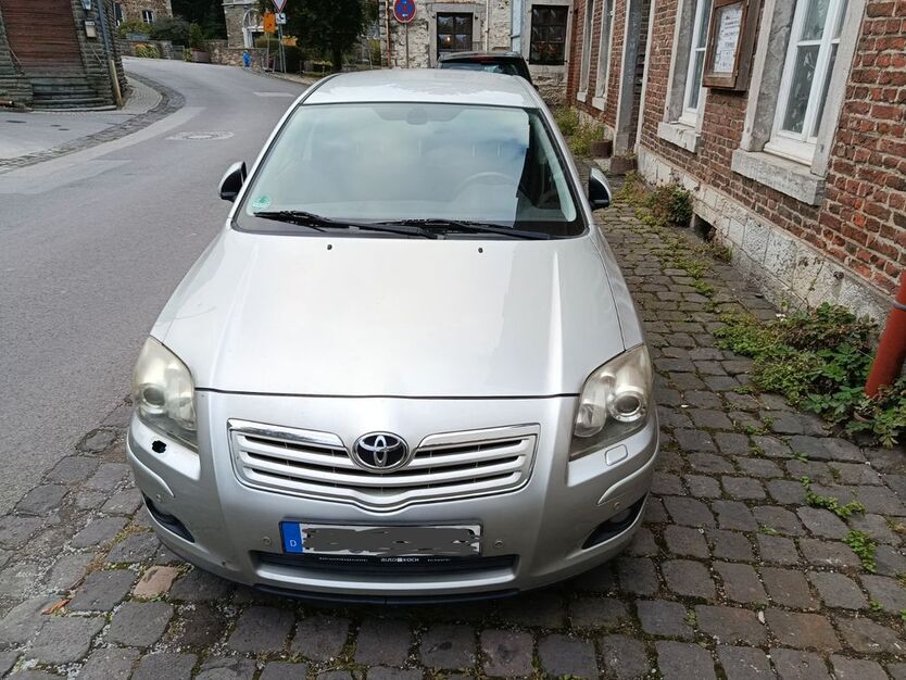 Toyota Avensis 207.000 km 1.000 € Stolberg 52224