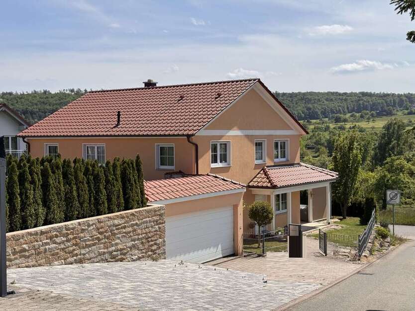 Haus zum Kaufen in Simmozheim 789.500 € 189 m²