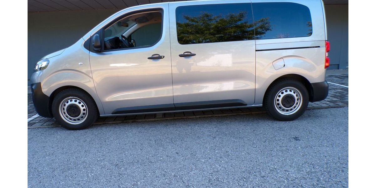 Opel Vivaro 44.877 km 21.999 &euro; Rosenheim 83026