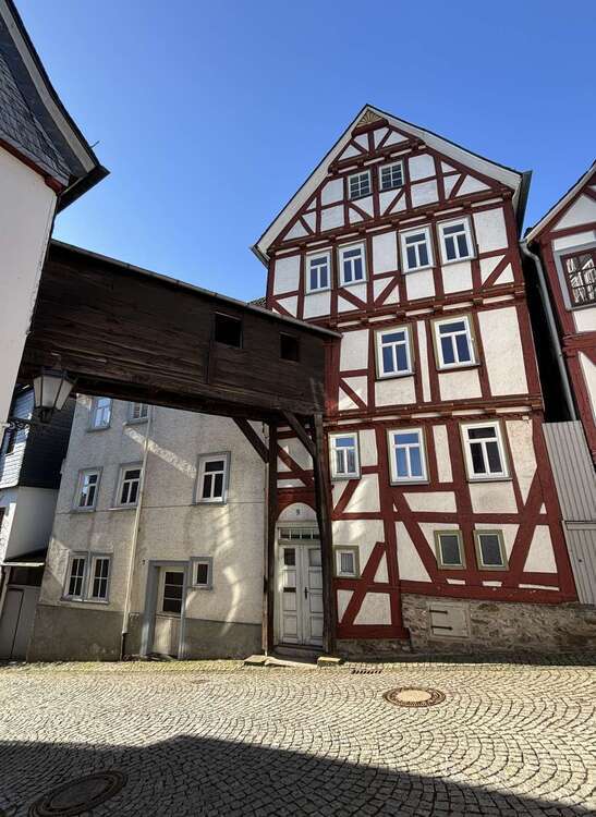 Haus zum Kaufen in Herborn 204.000 € 146 m²
