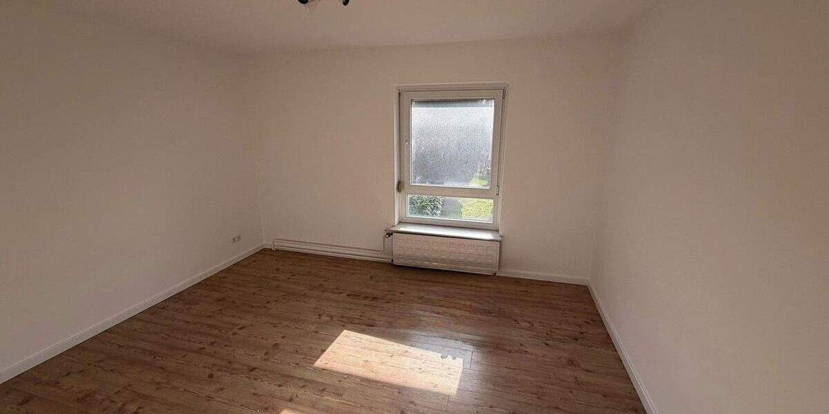 Reihenmittelhaus Hamburg Bramfeld - 3 Zimmer, 75 m&sup2;, 1.630&euro; | Angebot:25570386