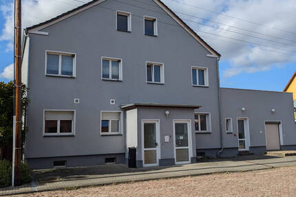 Gewerbeimmobilie mit Lager- und Büroflächen in Edderitz zimmer
