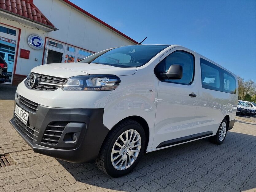 Opel Zafira Life Edition M Vivaro 9-Sitzer Automatik 84.300 km 29.999 € Garrel 49681