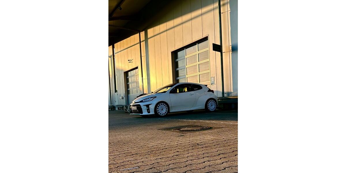 Toyota Yaris 88.220 km 33.000 &euro; Passau 94036