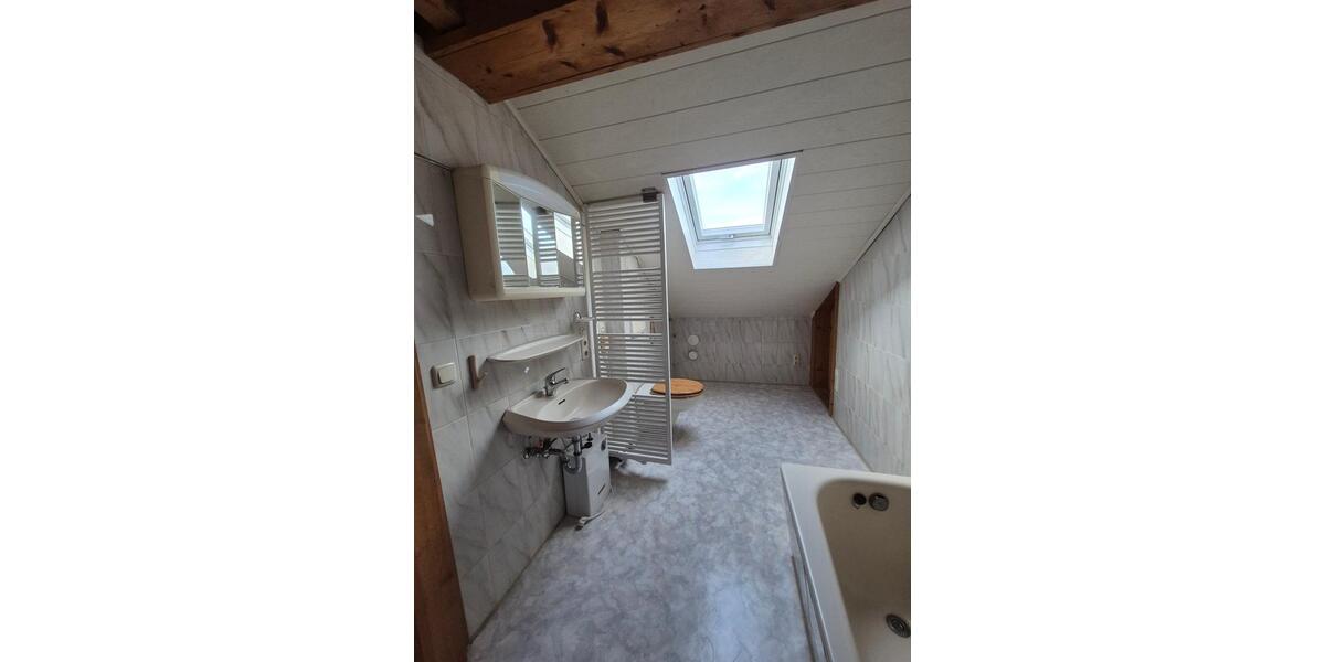 Dachgeschoßwohnung Sonthofen - 3 Zimmer, 85 m&sup2;, 975&euro; | Angebot:26261876