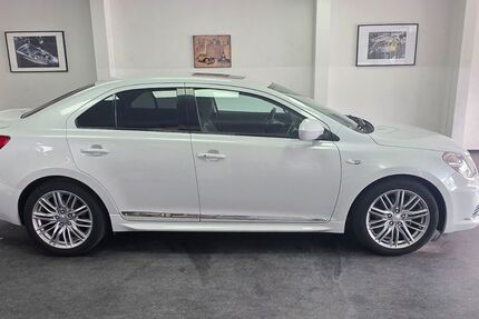 Suzuki Kizashi 114.000 km 8.900 &euro; Asperg/Ludwigsburg bei Stuttgart 71679