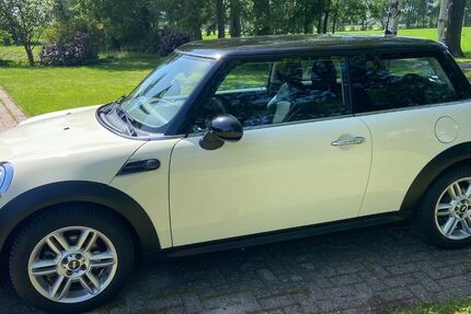 Mini Cooper 107.400 km 8.249 &euro; Hude 27798