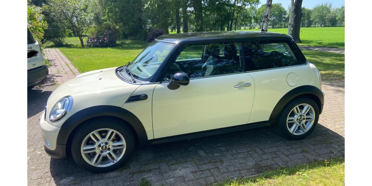 Mini Cooper 107.400 km 8.249 &euro; Hude 27798