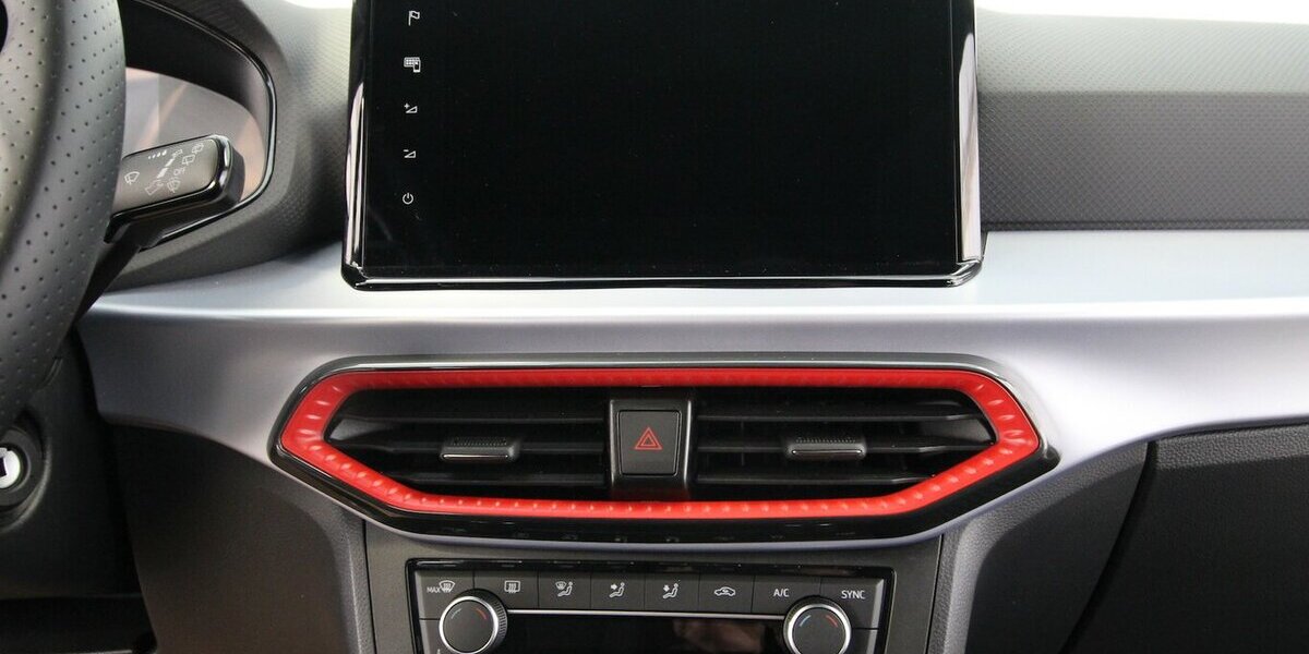 Seat Ibiza TSI OPF FR Sport NAVI+LED+WINTER-PAKET+ALU 9.718 km 18.890 &euro; Hagenow 19230