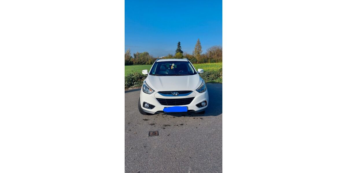 Hyundai ix35 121.000 km 8.990 &euro; Leimen 69181
