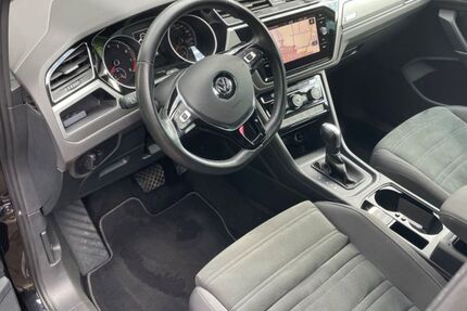 VW Touran 57.800 km 22.990 &euro; Babenhausen 87727