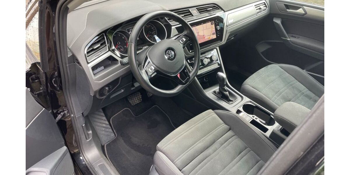 VW Touran 57.800 km 22.990 &euro; Babenhausen 87727
