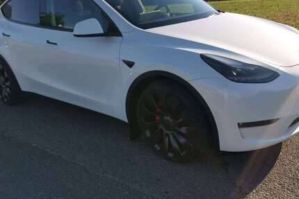 Tesla Model Y 49.000 km 36.500 &euro; Köln, Stadt 50667