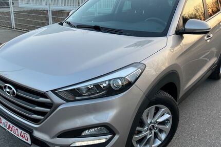 Hyundai TUCSON 217.500 km 11.900 &euro; Augsburg 86167