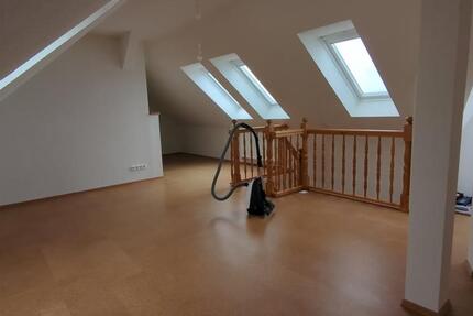 3 ZKB 87 m² über 2 Etagen ab 01.02.26, Altbau, zentral, hell 3 zimmer