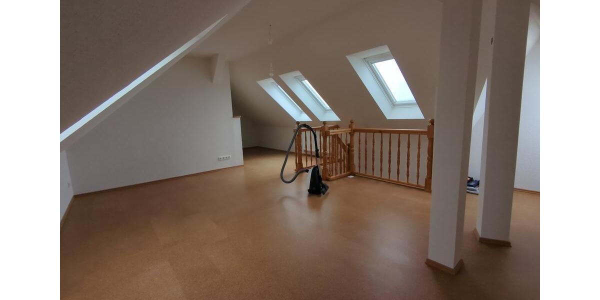 3 ZKB 87 m² über 2 Etagen ab 01.02.26, Altbau, zentral, hell 3 zimmer