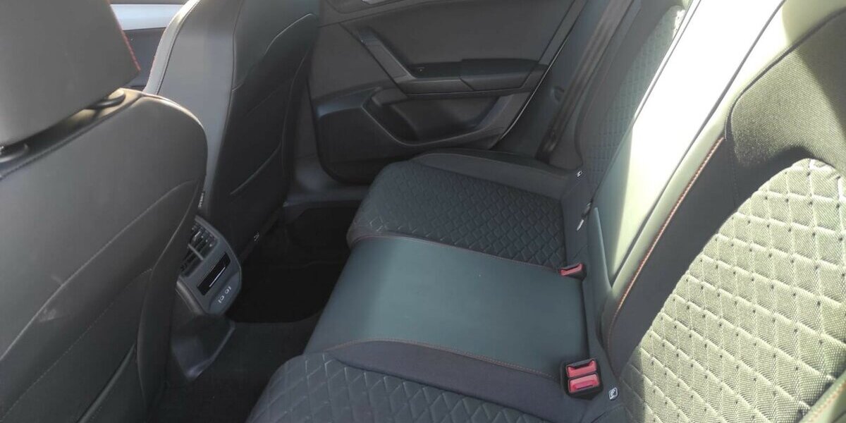 Seat Leon FR e-Hybrid 1,4 TSI DSG/LED/NAVI/SHZ 72.695 km 19.700 &euro; Höchstenbach 57629