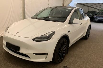Tesla Model Y 76.352 km 33.319 &euro; Eschborn 65760